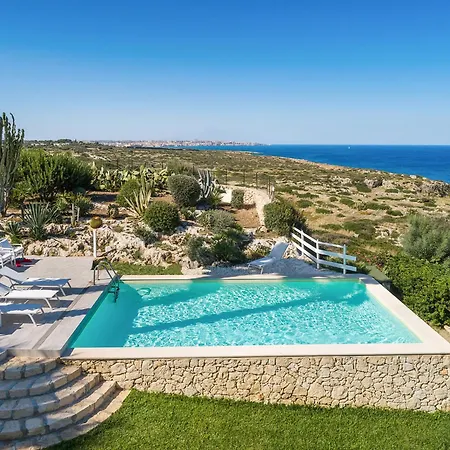 Del Mito Villa